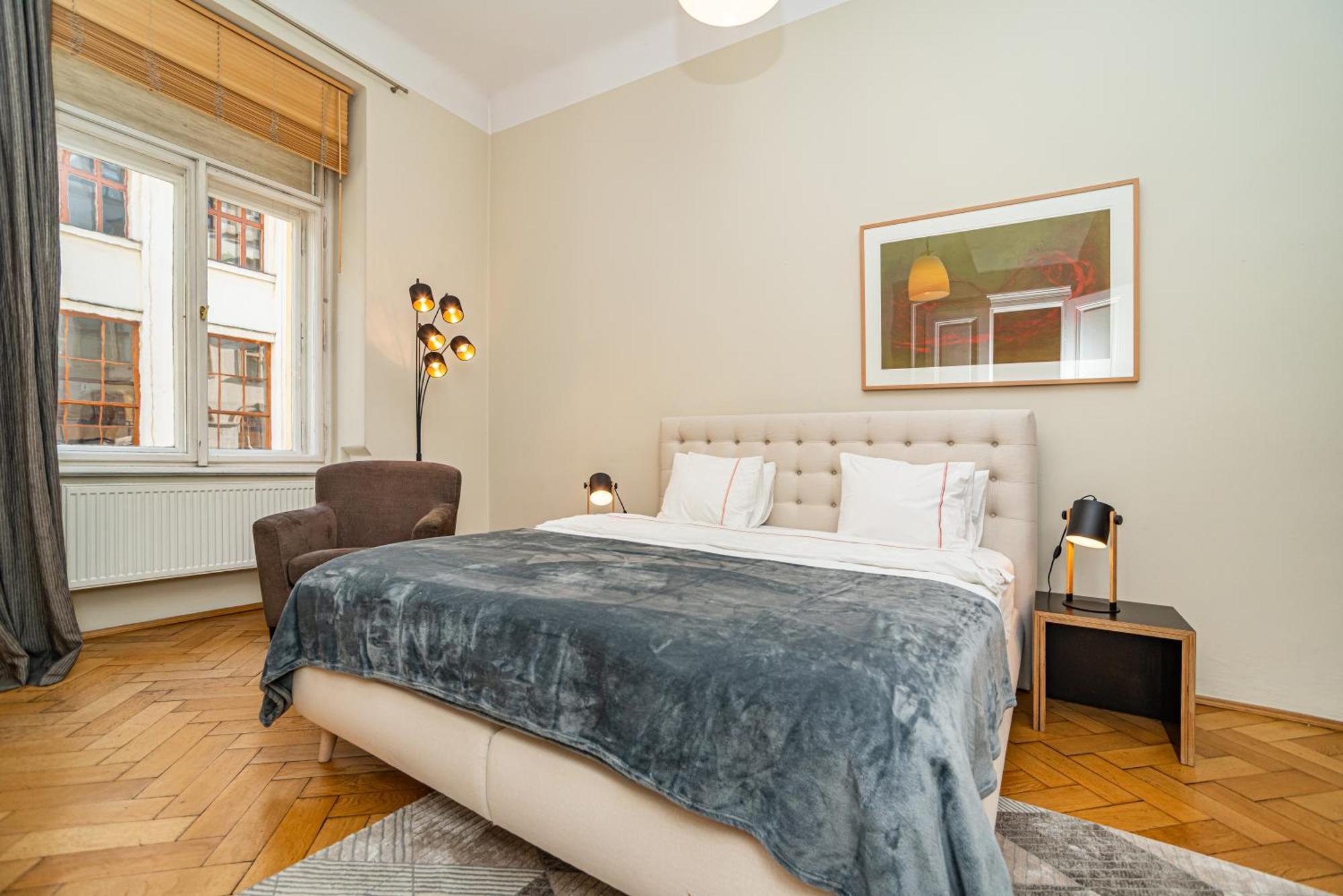 Large And Modern Apartment In The Heart Of Prague Exterior photo