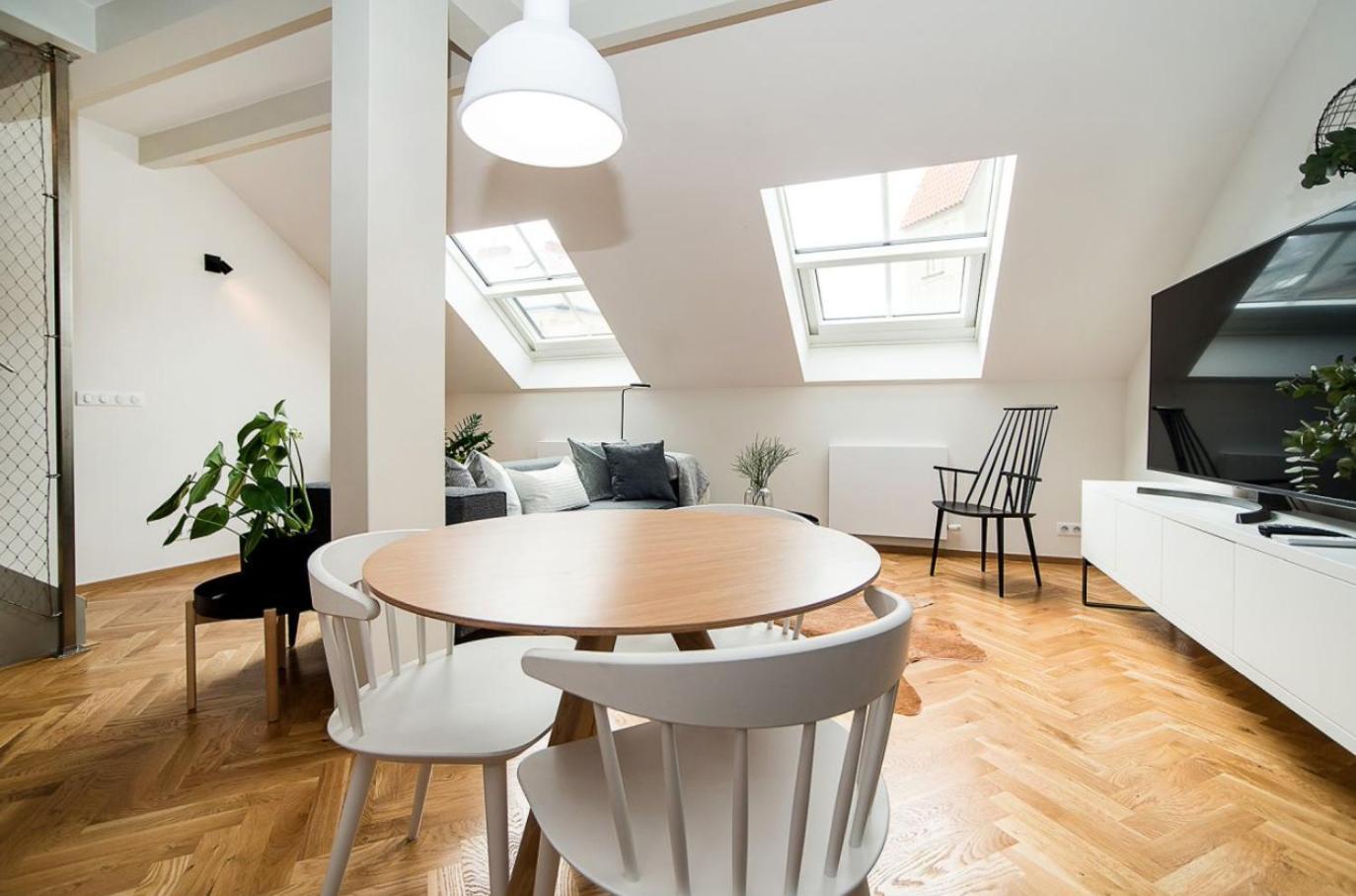 Large And Modern Apartment In The Heart Of Prague Exterior photo