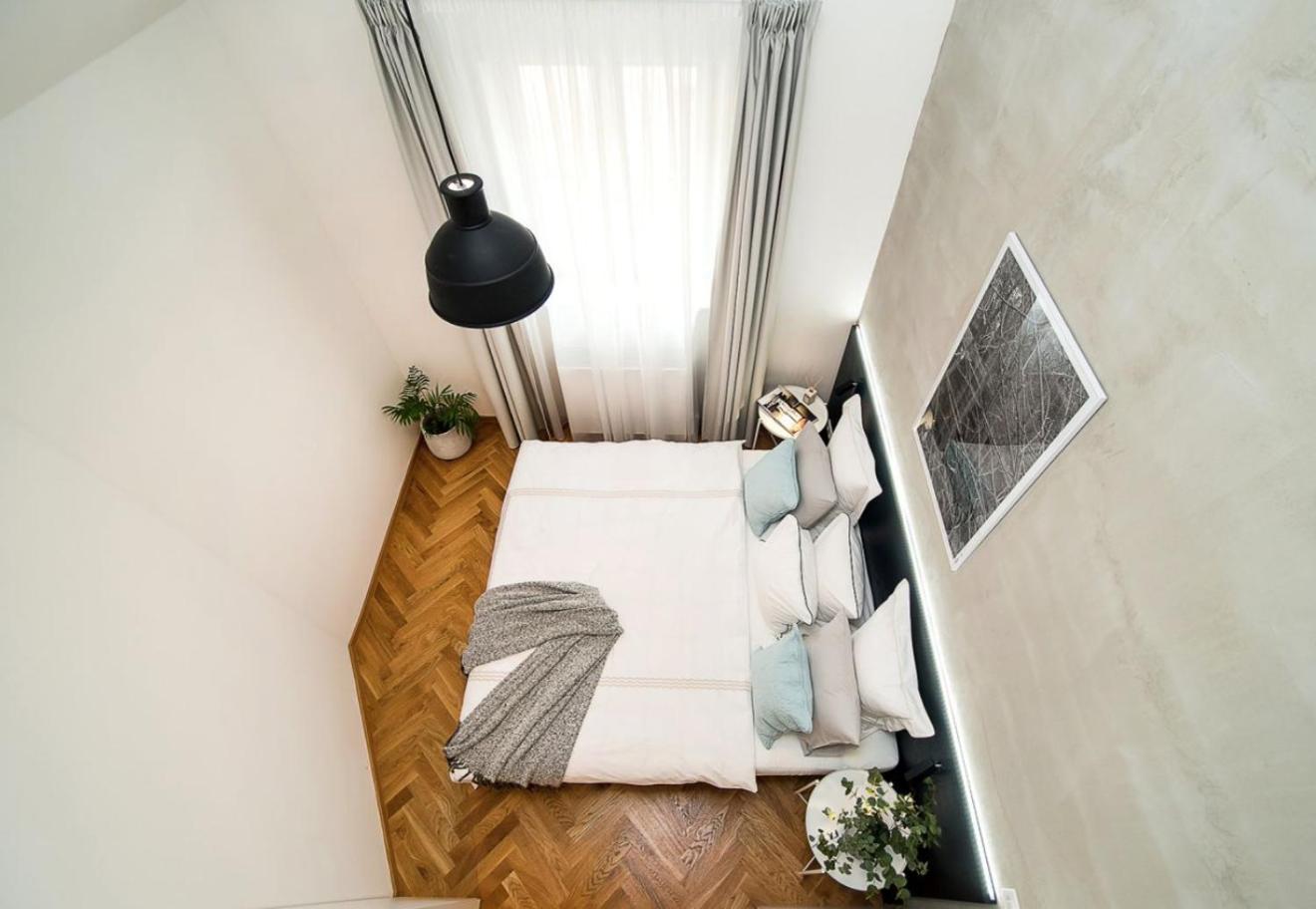 Large And Modern Apartment In The Heart Of Prague Exterior photo