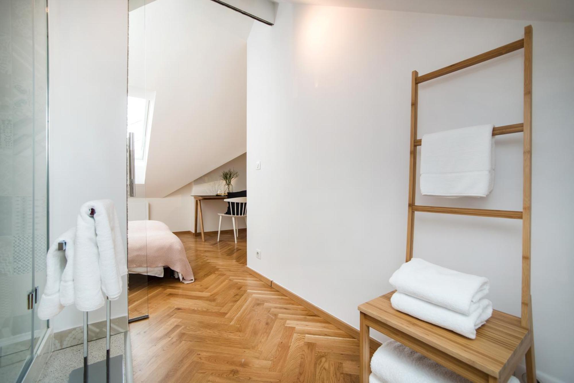 Large And Modern Apartment In The Heart Of Prague Exterior photo